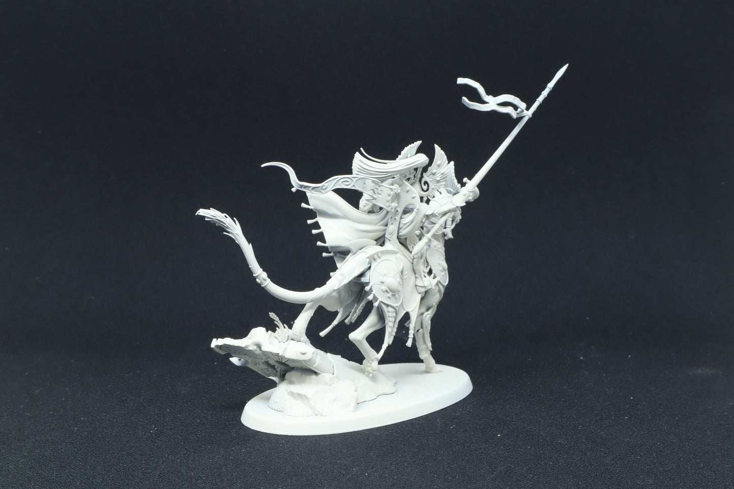 Lyrior Uthralle, Warden of Ymetrica