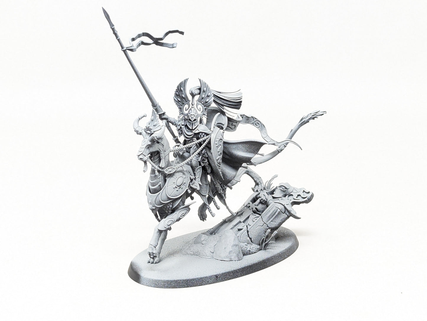 Lyrior Uthralle, Warden of Ymetrica